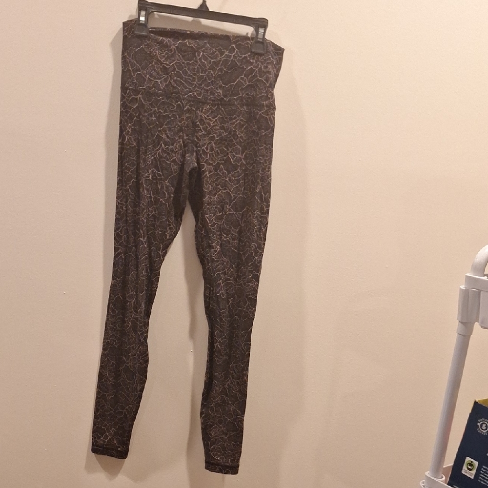 Lululemon Athletica Black and Tan Patterned Leggings